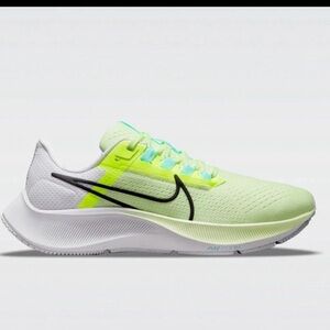 These are Nike Air Zoom Pegasus 38 Volt/Light Lemon 8.5